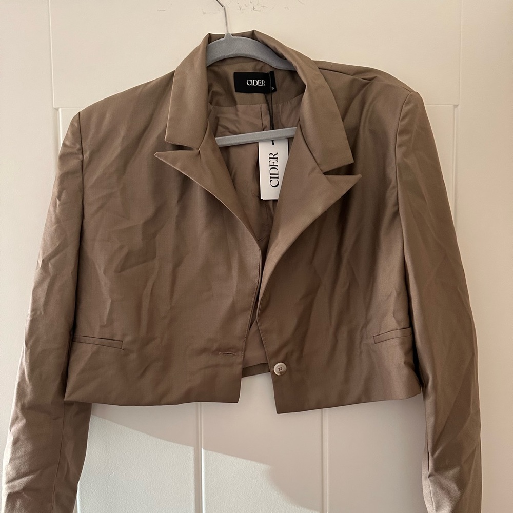 Brown cropped Jacket